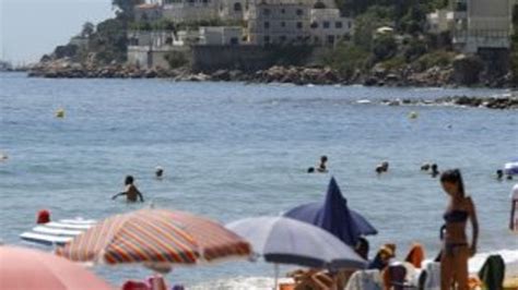 F­r­a­n­s­a­­d­a­ ­t­a­t­i­l­ ­y­a­p­a­n­ ­S­u­u­d­i­ ­K­r­a­l­ ­p­l­a­j­ı­ ­k­a­p­a­t­t­ı­r­d­ı­